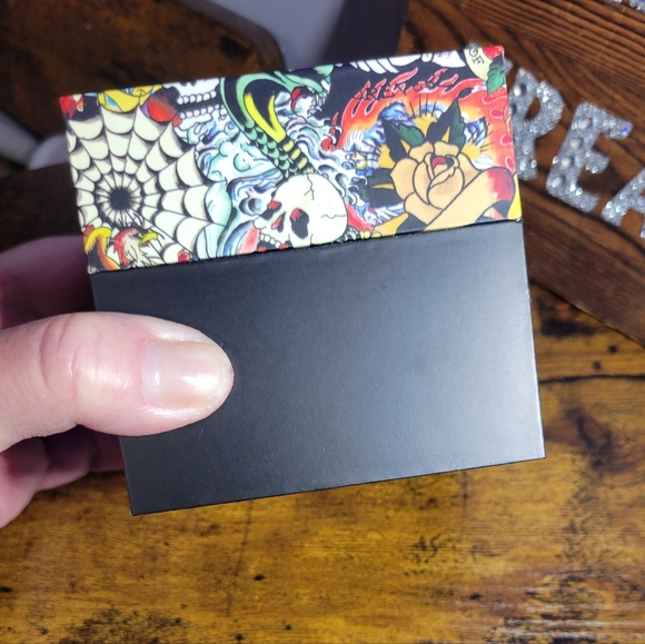 Ed Hardy mens Black Gray Watch - Picture 6 of 8